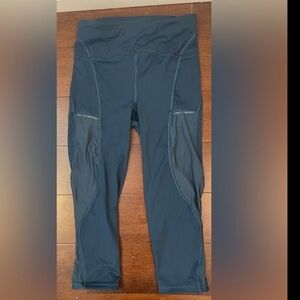 Lululemon always airy High-Rise Run Crop Leggings 19” size 4 night diver